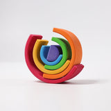 Ineinander gestapelte Holzbögen von Grimm's Mittlerem Regenbogen