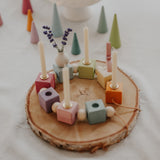 Grimms Geburtstagswürfel_acht Würfel zum Auffädeln_Beispielbild03