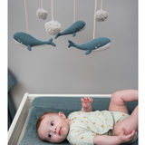 Mobile-Wal-Trixie-ueber-Kind-2