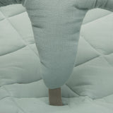 Detailansicht Sitzgurt von Babywippe Levo von Charlie Crane mit Bezug Organic Farrow