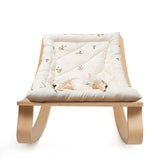 LEVO Babywippe mit Bezug Organic Zoo in Frontansicht