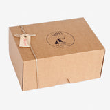 Verpackung von Nahaufnahme von 120-teiligem Holz-Spielset Carla von Grapat in Regenbogenfarben