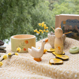 Jahreszeiten-Box "Hello summer"! von Grapat und Ostheimer auf Tisch stehend