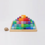 Kleine Stufenpyramide von Grimms in Seitenansicht