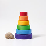 Kleiner Scheibenturm Regenbogen von Grimm's mit Schneckenhaus zum Größenvergleich