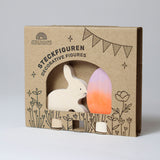 Steckfiguren Osterset Batik Orange von Grimms mit Hase und Osterei in Verpackung