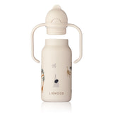 Kindertrinkflasche Kimmie von Liewood Modell All together mit geöffnetem Deckel