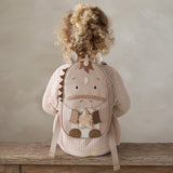 Kind mit Kinderrucksack Einhorn Elina von Little Who