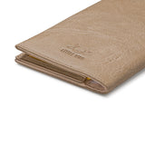 Seitenansicht von Mutterpasshülle Bär Mats von Little Who