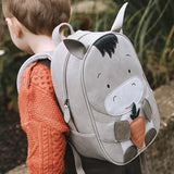 Kind mit Little Who Kinderrucksack "Großer Esel Edvin"