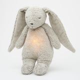 Moonie Einschlafhilfe und Kuscheltier-Hase im Farbton Organic Grau