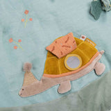 Detailansicht von Schildkröte mit Spiegel von Spieldecke Trois Lapins von Moulin Roty