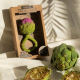 Oli & Carol Artischocken Beißring und Rassel in Verpackung mit echten Artischocken