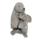 Kleine und große Robbe grau Kuscheltier und Wärmekissen von Senger Naturwelt