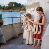 Kinder mit kleinem und großem Oktopus von Senger Naturwelt