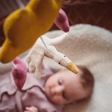 Mobile Sonnenaufgang von Senger Naturwelt über Baby in Wiege