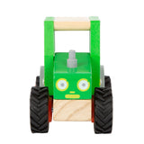 Traktor von small foot aus FSC-zertifiziertem Holz in Ansicht von vorne