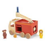 Trixie Feuerwehrauto aus Holz mit Tieren in Seitenansicht
