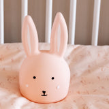 Nachtlicht Mrs. Rabbit von Trixie auf Bett