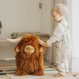 Wild & Soft Bouncy Highland Cow-mit Kind06