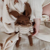 Hase aus Baby-Alpakawolle von Main Sauvage_Gestreifter Strampler_Detailaufnahme_2