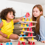 Kinder spielen mit Piks Balancierspiel von Oppi