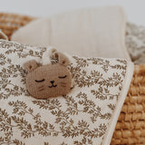 Hänge-Rassel "Hase" aus Alpakawolle für Baby von Main Sauvage_liegend_2