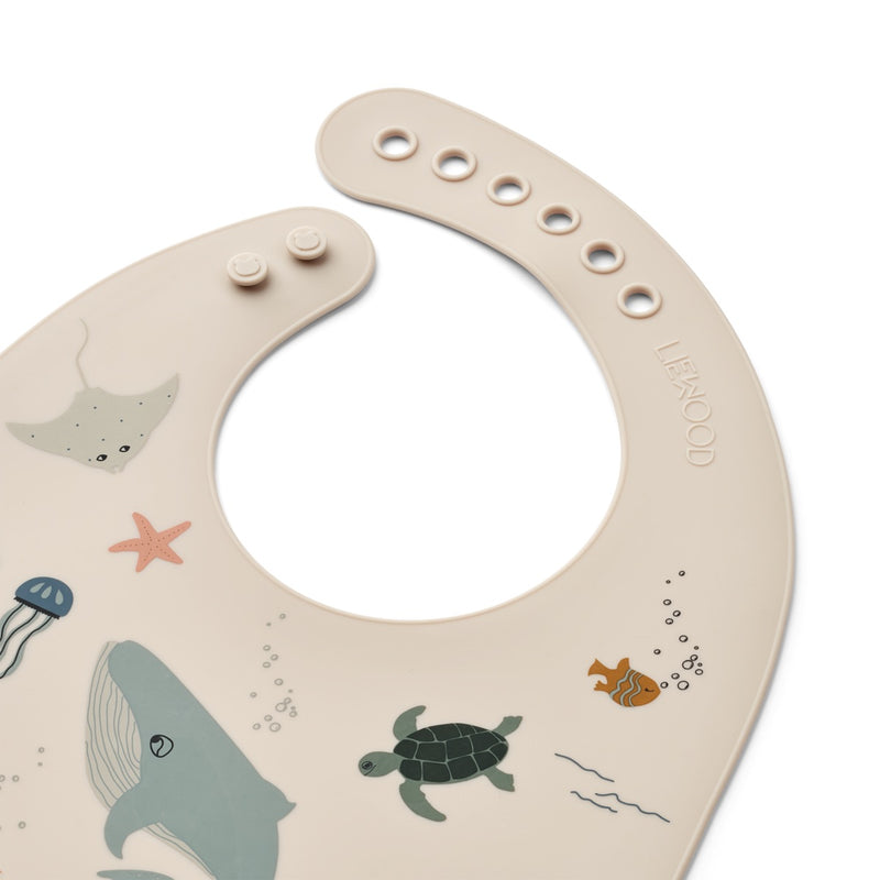 Silikon-Lätzchen Tilda von Liewood_Tilda Printed Bib_Sea creature_Detailansicht