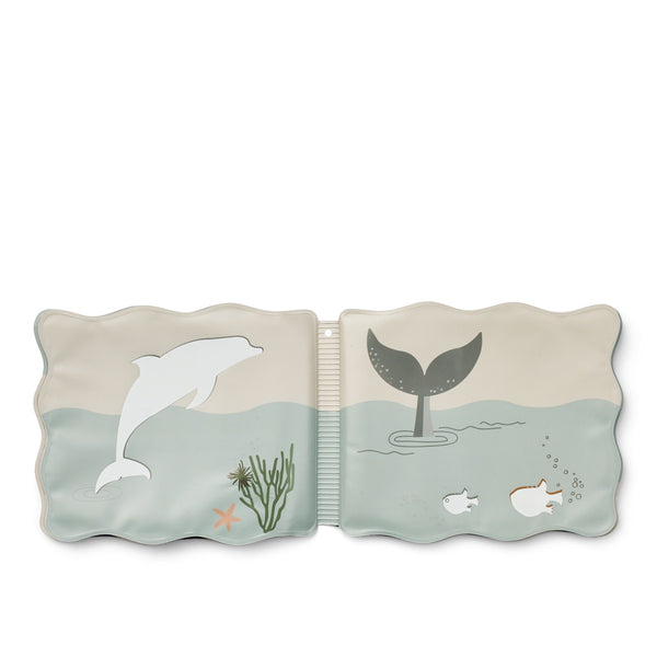 Magisches Badebuch von Liewood_Waylon Sea Creature Magic Water Book_aufgeklappte Seite