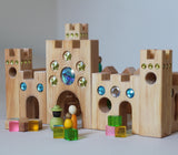 Großes Märchenschloss von Bauspiel mit 16 Teilen mit Figuren und Leuchbausteinen
