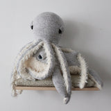 Großer Oktopus und kleiner Wal "Small GrandPa" von BigStuffed