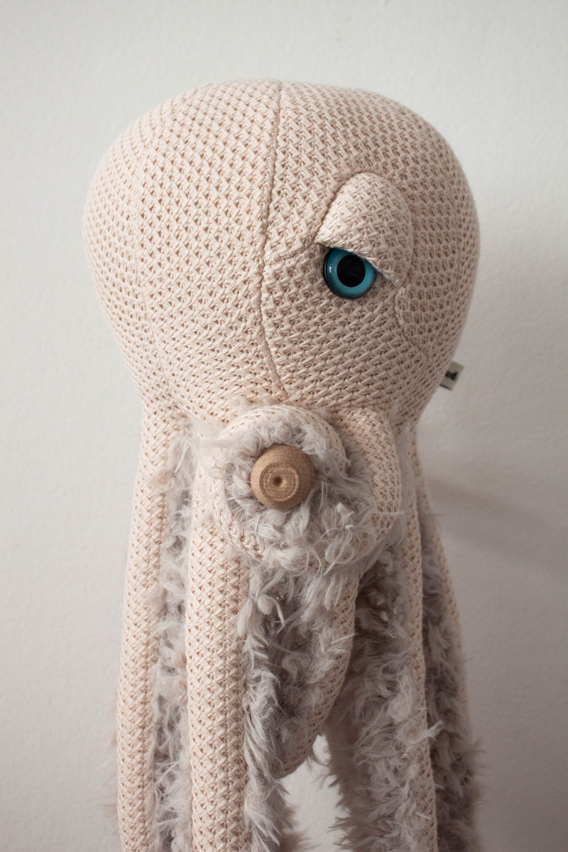 Oberteil von Kleinem Octopus "Mama" von BigStuffed