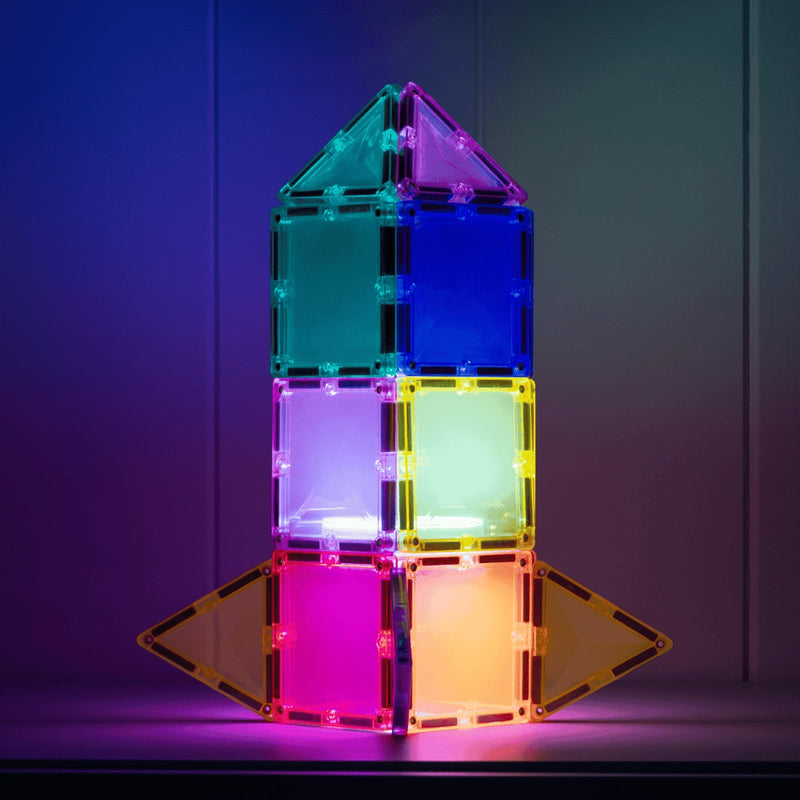 Rakete gebaut aus Connetix Light Star Set