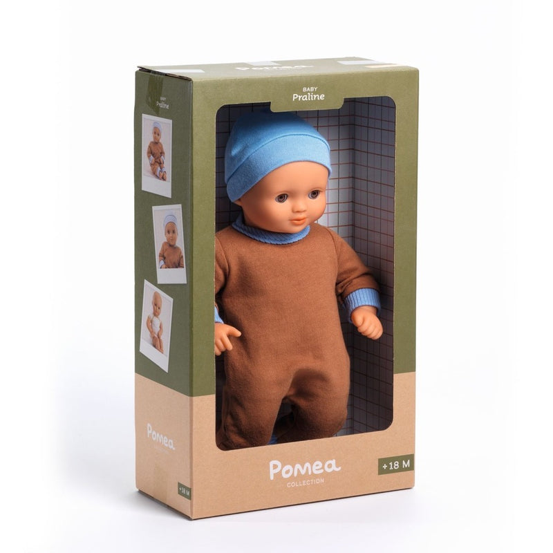 Puppe Baby Praline der POMEA-Kollektion von Djeco in Verpackung