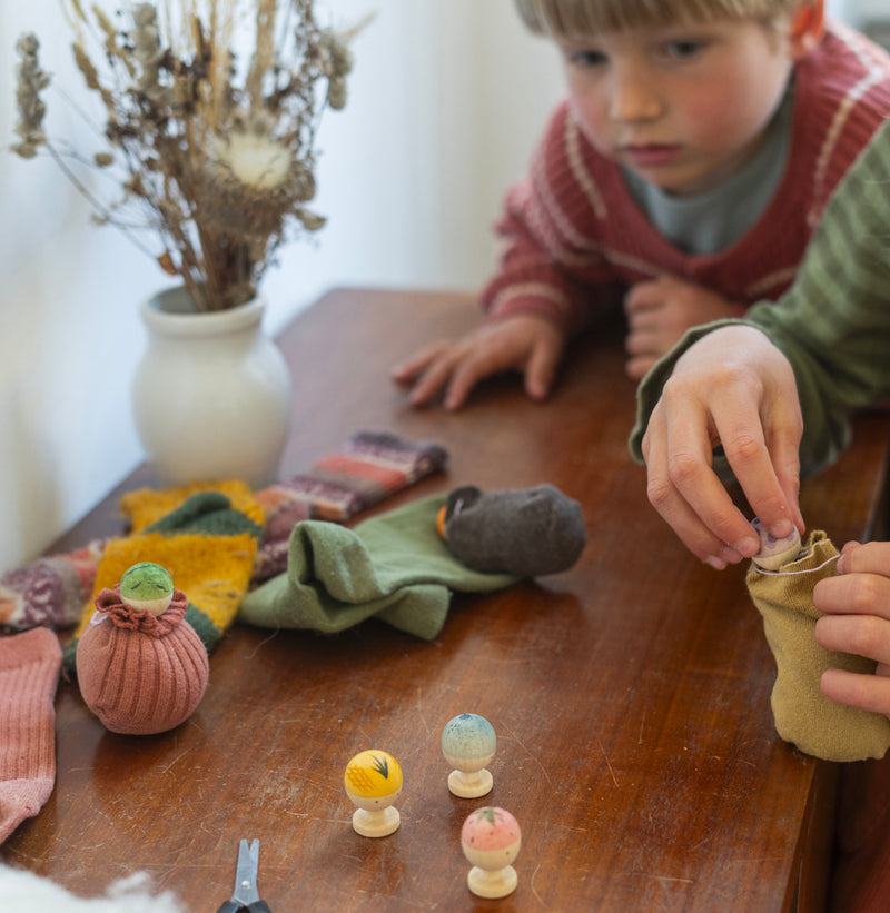 Kinder mit Inhalt von Grapat Adventskalender 2024