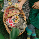 Handbemalte Holzfrüchte "Fruits" von Grapat in Picknick-Korb