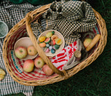 Handbemalte Holzfrüchte "Fruits" von Grapat in Picknick-Korb