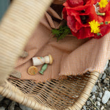 Inhalt einer Lucky Lucky Überraschungsbox der 4. Edition von Grapat in Korb