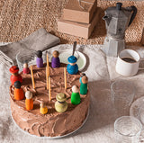 Grapat Nins Together 12 Holzfiguren auf Geburtstagskuchen