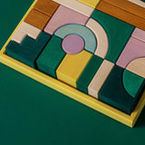 Blick von oben auf Teil von Baukasten Movement der Tiny Art Collection von Grimm's