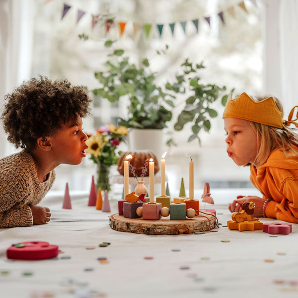 Grimms Geburtstagswürfel mit Kindern