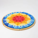 Glitzermandala Sonne von Grimm's in Schrägansicht