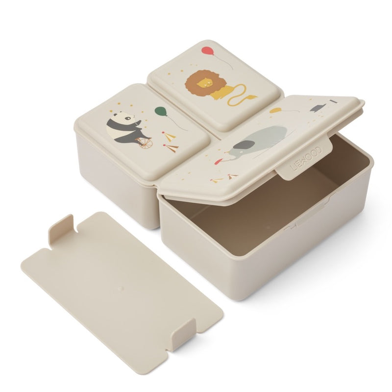 Lunchbox Driss von Liewood in Safari-Design mit geöffneter Box