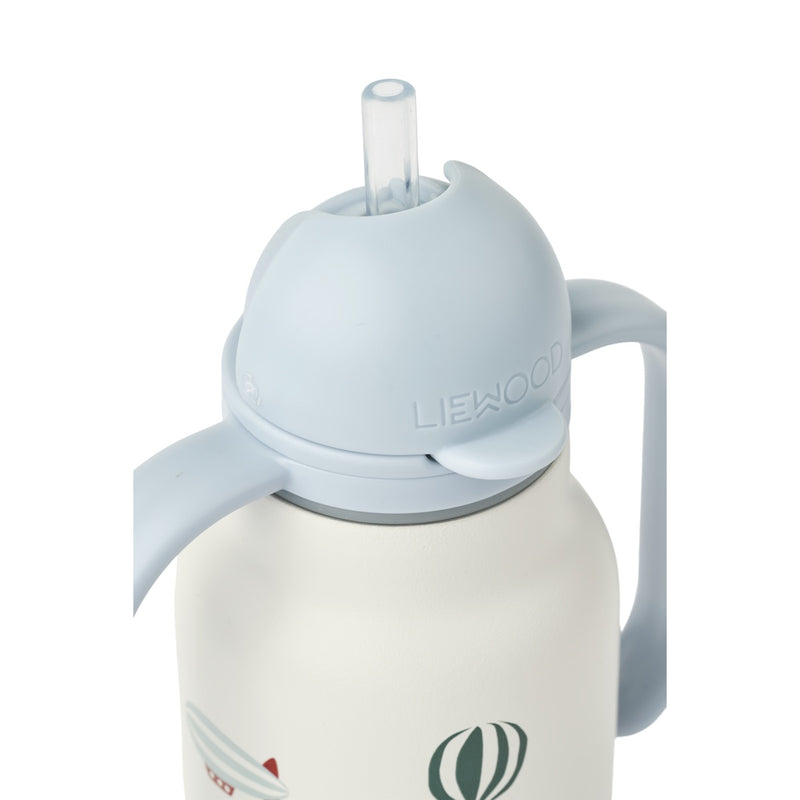 Detailansicht Kimmie Trinkflasche von Liewood im Flugzeug Design "Aviator"