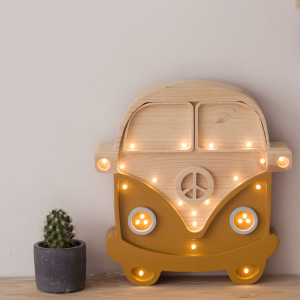 Kinderlampe Senffarbener Van von Little Lights mit Kaktus