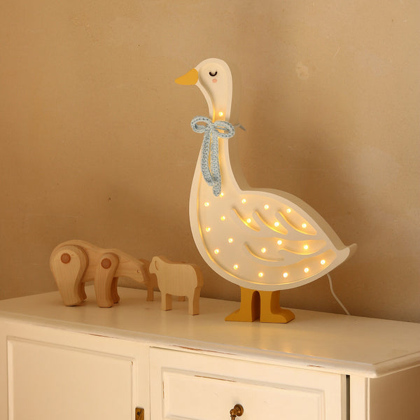 Kinderlampe Gans von Little Lights auf Regal