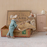 Mama und Papa Mäuse in der Zigarrenkiste von Maileg_03