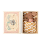 Schläfrige Babymaus in Streichholzschachtel-rose-von Maileg