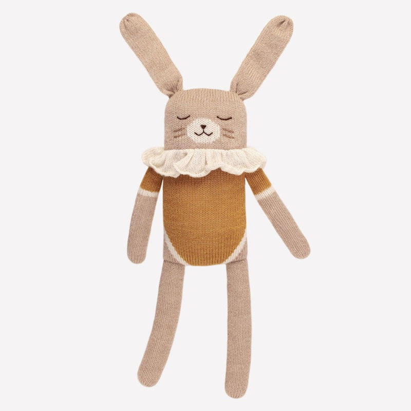 Großer Hase von Main Sauvage aus Alpakawolle mit senffarbenem Body