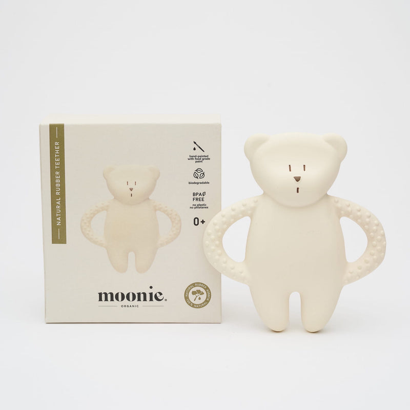 Moonie Bären-Beissring aus Naturkautschuk im Farbton Polarweiss mit Verpackung